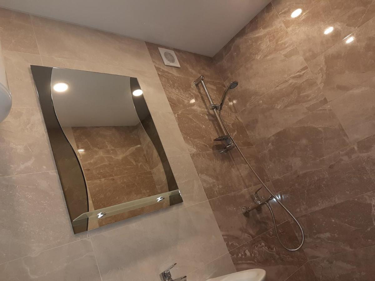 Lux Apartment Вокзал. Надежды Алексеенко 30 Dnjepropetovsk Buitenkant foto